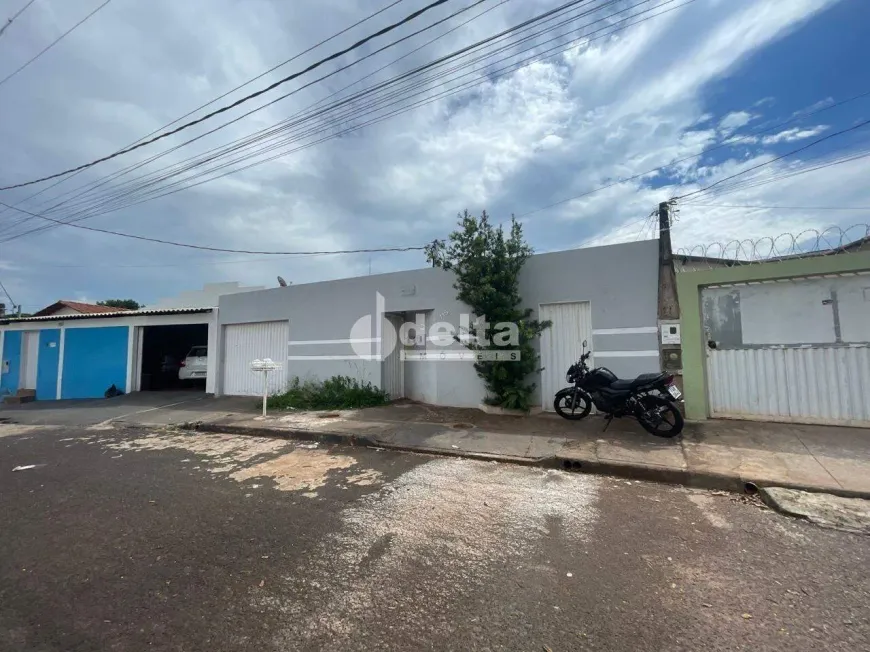 Foto 1 de Casa com 3 Quartos à venda, 61m² em Tocantins, Uberlândia