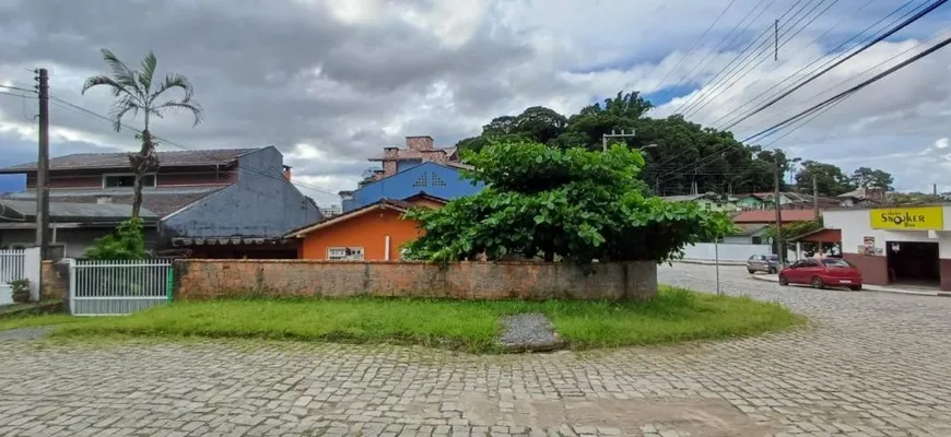 Foto 1 de Lote/Terreno à venda, 332m² em Costa E Silva, Joinville