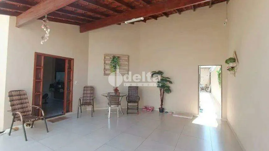 Foto 1 de Casa com 3 Quartos à venda, 157m² em Granada, Uberlândia