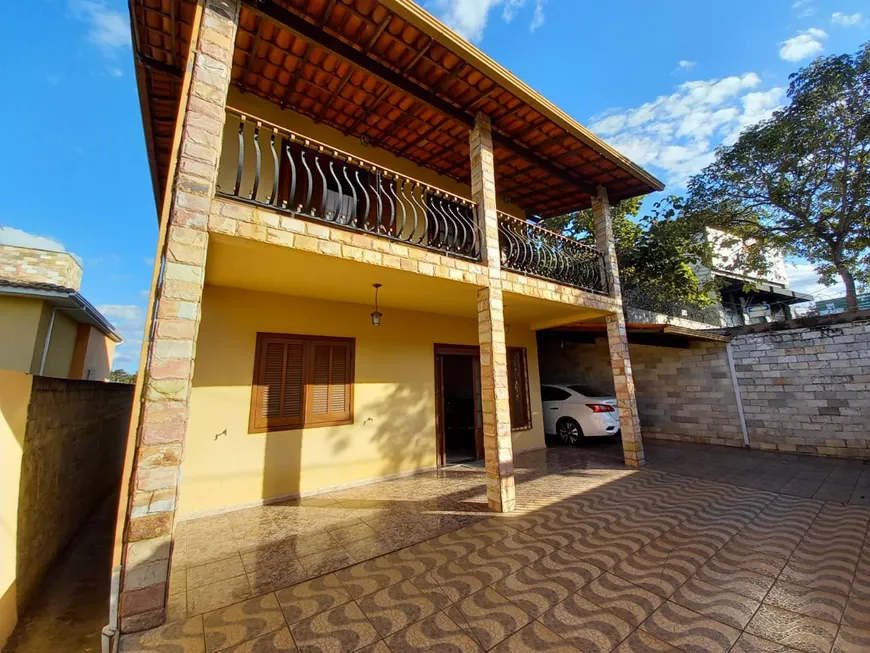 Foto 1 de Casa com 4 Quartos à venda, 260m² em Centro, Lagoa Santa