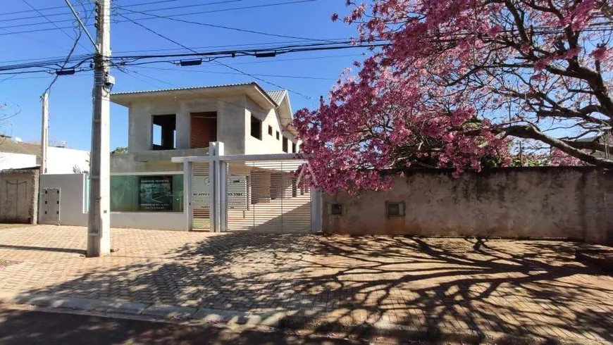 Foto 1 de Sobrado com 4 Quartos à venda, 95m² em Coqueiral, Cascavel