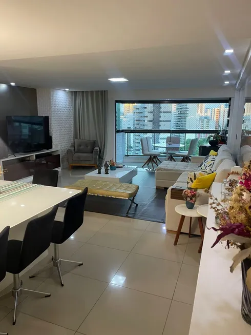 Foto 1 de Apartamento com 4 Quartos à venda, 132m² em Graças, Recife