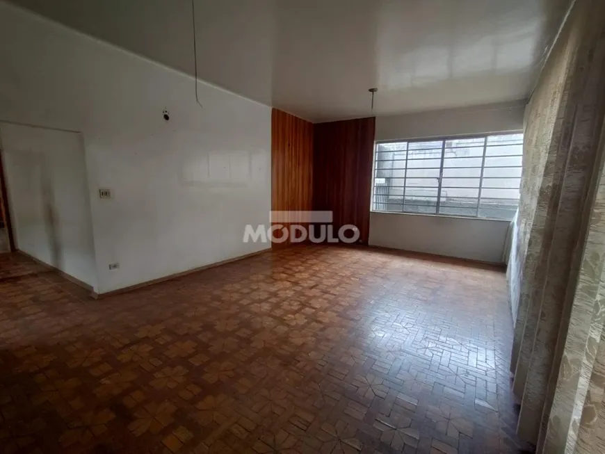 Foto 1 de Casa com 6 Quartos para alugar, 339m² em Centro, Uberlândia