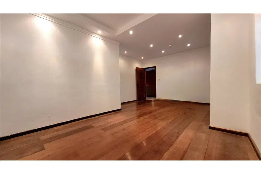 Foto 1 de Sobrado com 3 Quartos à venda, 226m² em Santa Terezinha, São Bernardo do Campo