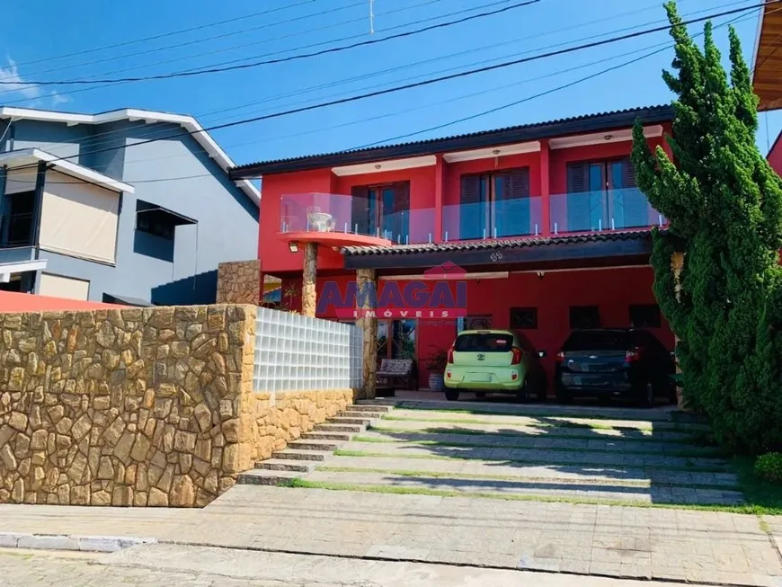 Foto 1 de Casa de Condomínio com 4 Quartos à venda, 371m² em Jardim Coleginho, Jacareí