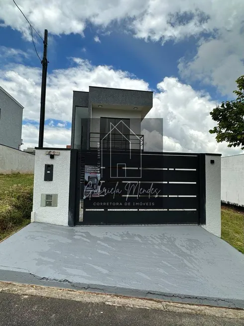 Foto 1 de Casa com 3 Quartos para venda ou aluguel, 110m² em Villas do Jaguari, Santana de Parnaíba