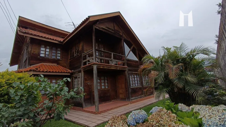 Foto 1 de Sobrado com 4 Quartos à venda, 350m² em Centro, Campo Largo