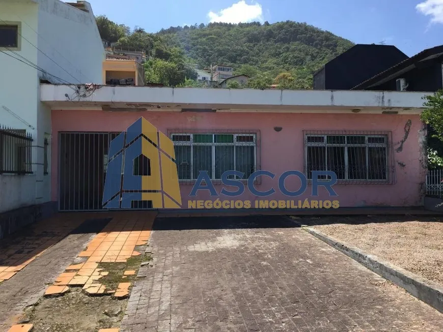 Foto 1 de Casa com 3 Quartos para alugar, 360m² em Costeira do Pirajubaé, Florianópolis