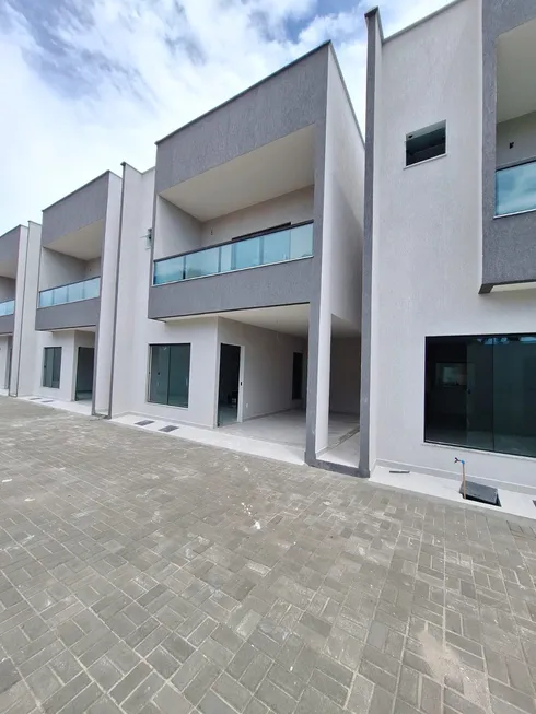 Foto 1 de Casa de Condomínio com 4 Quartos à venda, 168m² em Buraquinho, Lauro de Freitas