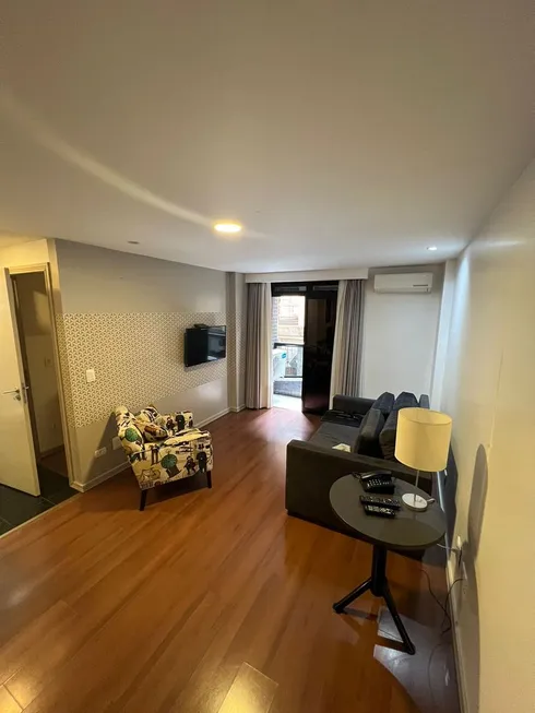 Foto 1 de Apartamento com 1 Quarto à venda, 42m² em Batel, Curitiba