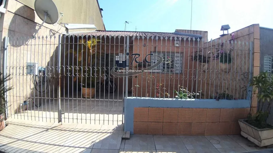 Foto 1 de Casa com 2 Quartos à venda, 60m² em Sitio Cercado, Curitiba