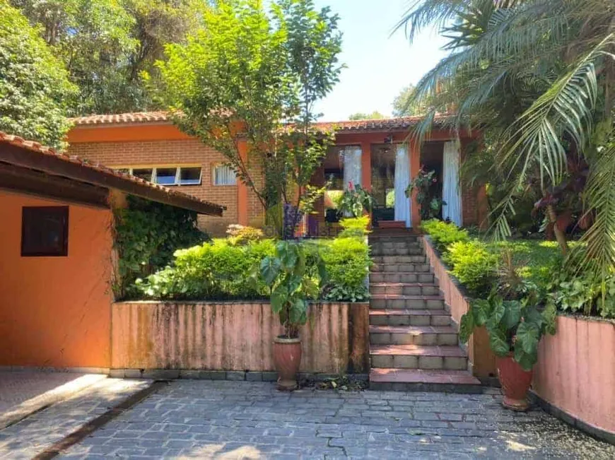 Foto 1 de Casa com 4 Quartos à venda, 315m² em Parque Petrópolis, Mairiporã