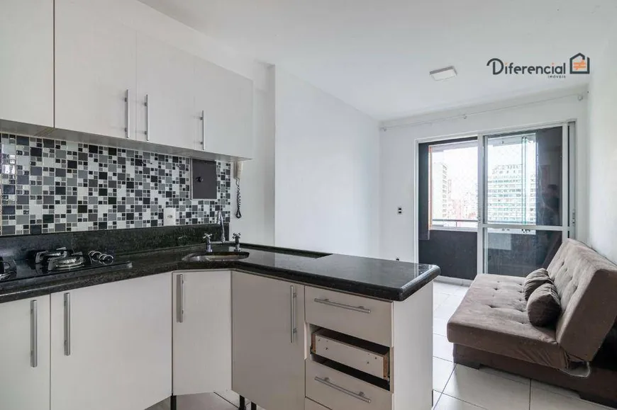 Foto 1 de Apartamento com 1 Quarto à venda, 41m² em Centro, Curitiba