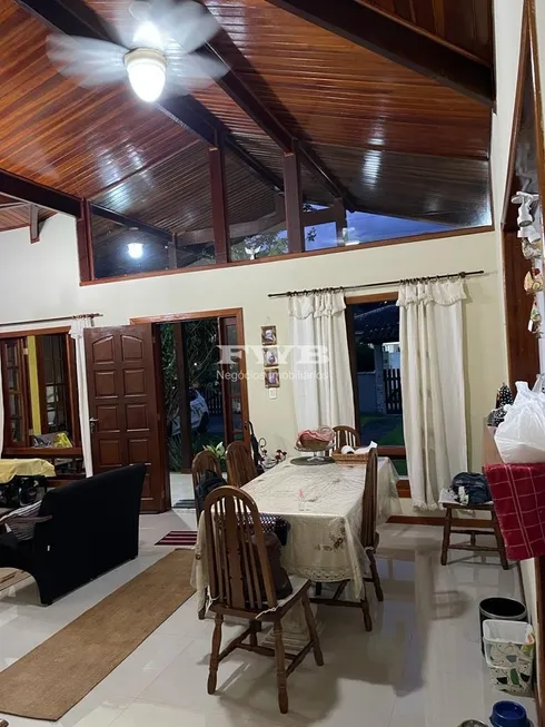Foto 1 de Casa com 3 Quartos à venda, 200m² em Cotia, Guapimirim
