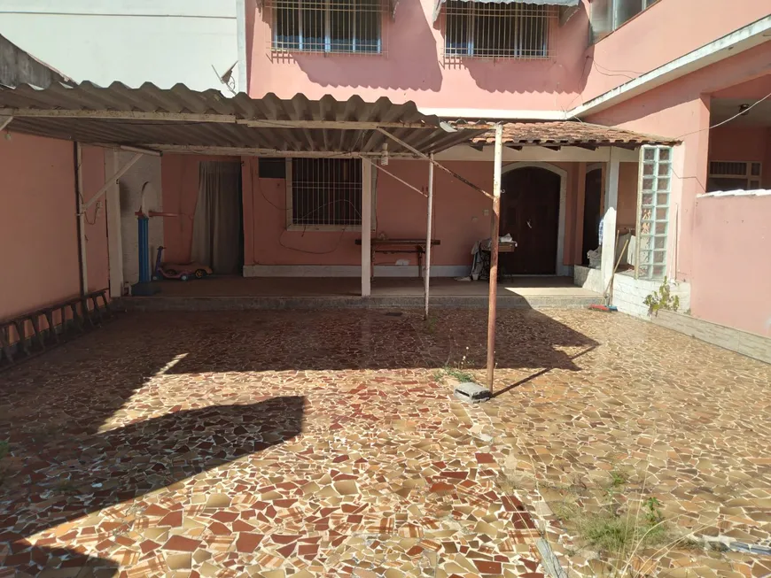 Foto 1 de Casa com 4 Quartos à venda, 228m² em Vista Alegre, Rio de Janeiro