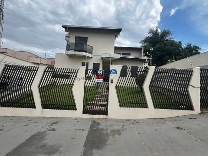 Foto 1 de Sobrado com 8 Quartos para alugar, 400m² em Centro, Campo Grande