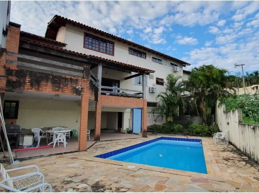 Foto 1 de Casa com 5 Quartos à venda, 221m² em Itaipu, Niterói