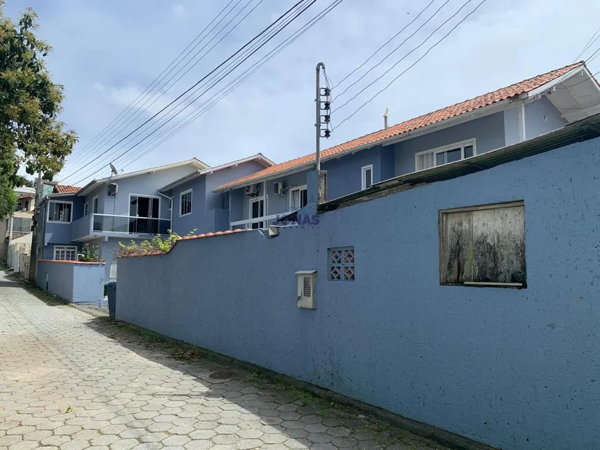 Foto 1 de Casa com 10 Quartos à venda, 300m² em Santinho, Florianópolis