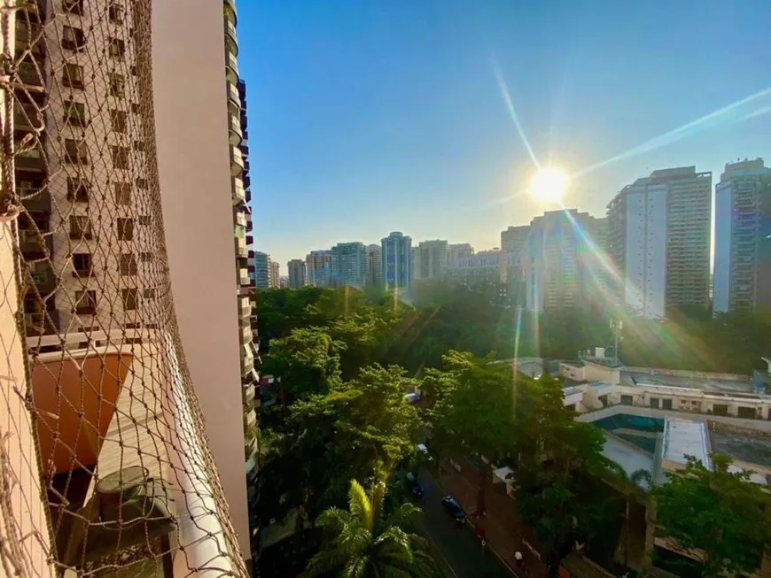 Foto 1 de Apartamento com 2 Quartos para alugar, 64m² em Barra da Tijuca, Rio de Janeiro