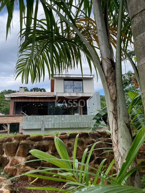 Foto 1 de Sobrado com 4 Quartos à venda, 350m² em Zona Rural, Capitão Leônidas Marques