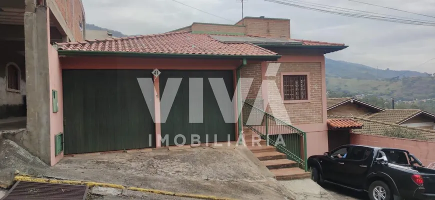 Foto 1 de Casa com 4 Quartos à venda, 307m² em Centro, Extrema