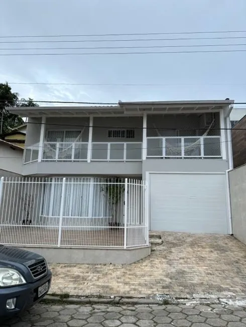 Foto 1 de Casa com 3 Quartos à venda, 292m² em Agronômica, Florianópolis