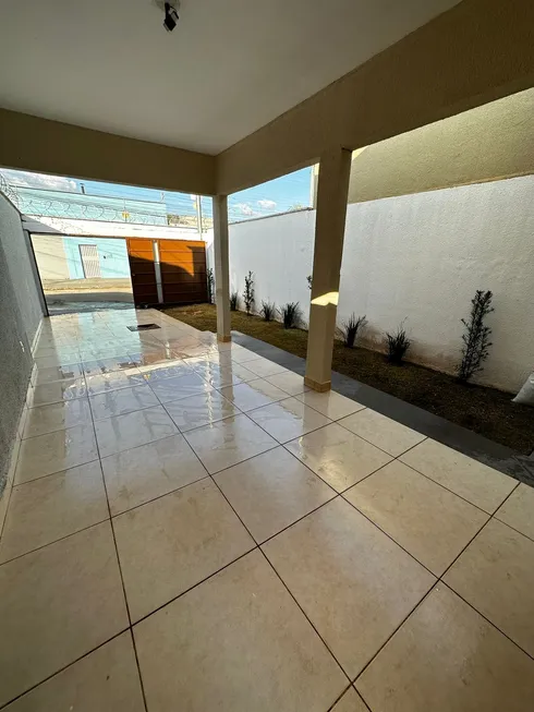 Foto 1 de Casa com 2 Quartos à venda, 80m² em Residencial Vereda dos Buritis, Goiânia