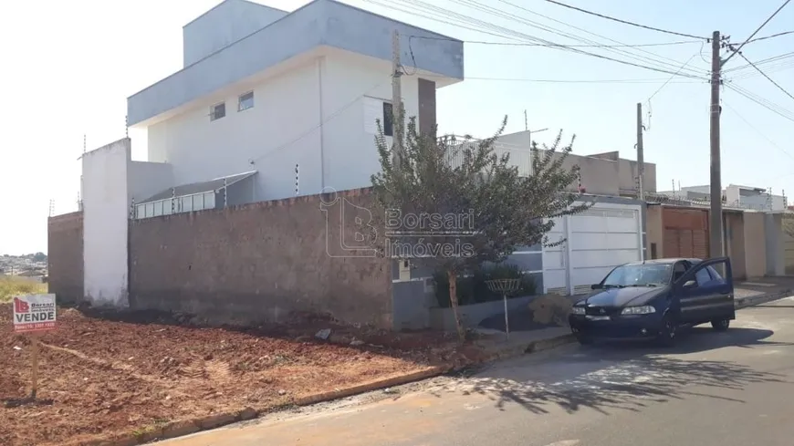 Foto 1 de Sobrado com 3 Quartos à venda, 232m² em Residencial Campos de Piemonte, Araraquara