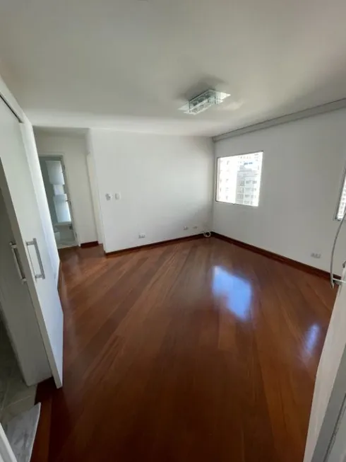 Foto 1 de Apartamento com 2 Quartos à venda, 54m² em Moema, São Paulo