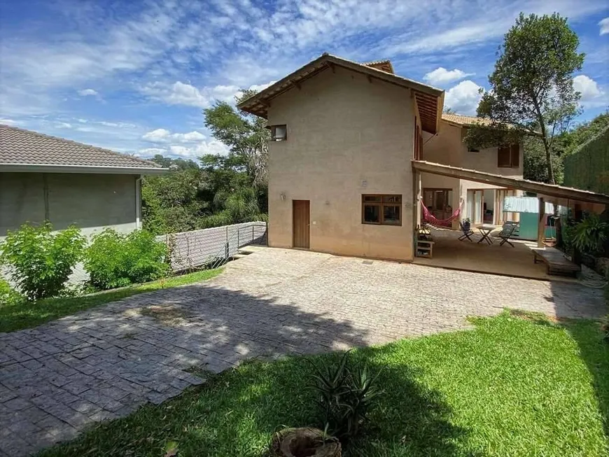 Foto 1 de Casa com 3 Quartos à venda, 310m² em Águas da Fazendinha, Carapicuíba