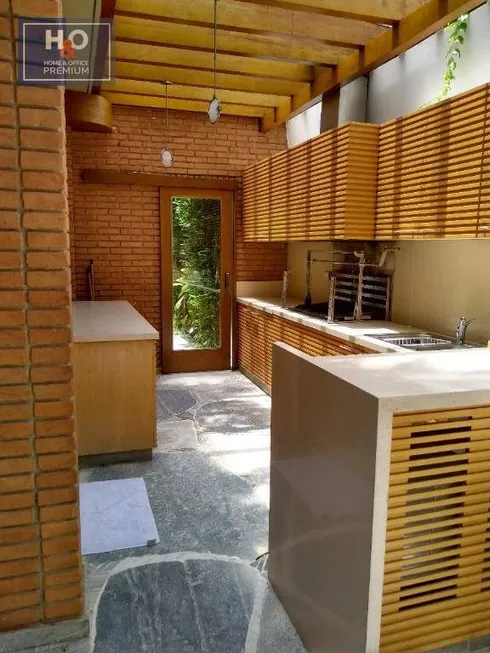 Foto 1 de Casa com 4 Quartos para alugar, 926m² em Jardim Leonor, São Paulo