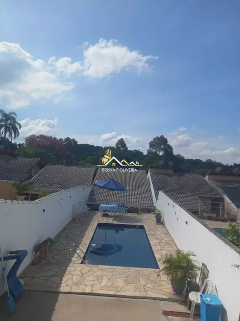 Foto 1 de Casa com 2 Quartos à venda, 75m² em Terra Preta, Mairiporã
