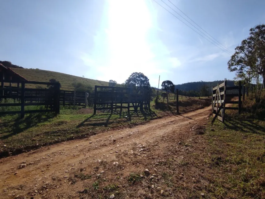 Foto 1 de Fazenda/Sítio com 4 Quartos à venda, 200m² em Bananal, Cabreúva