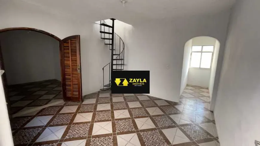 Foto 1 de Casa com 4 Quartos à venda, 40m² em Vista Alegre, Rio de Janeiro