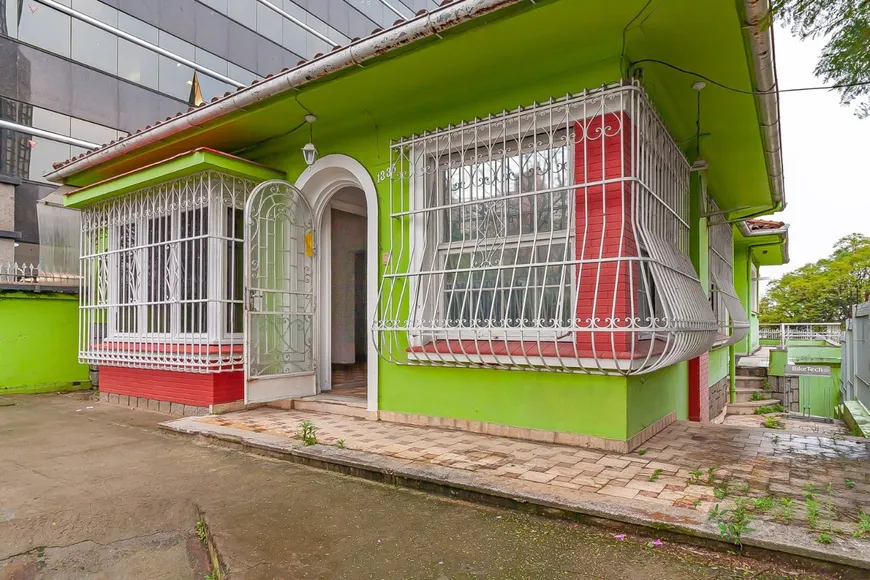 Foto 1 de Imóvel Comercial com 1 Quarto para alugar, 400m² em São João, Porto Alegre
