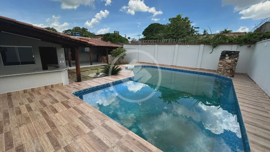 Foto 1 de Casa com 4 Quartos à venda, 330m² em Setor Leste Universitário, Goiânia