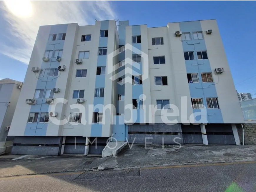 Foto 1 de Apartamento com 2 Quartos à venda, 77m² em Barreiros, São José