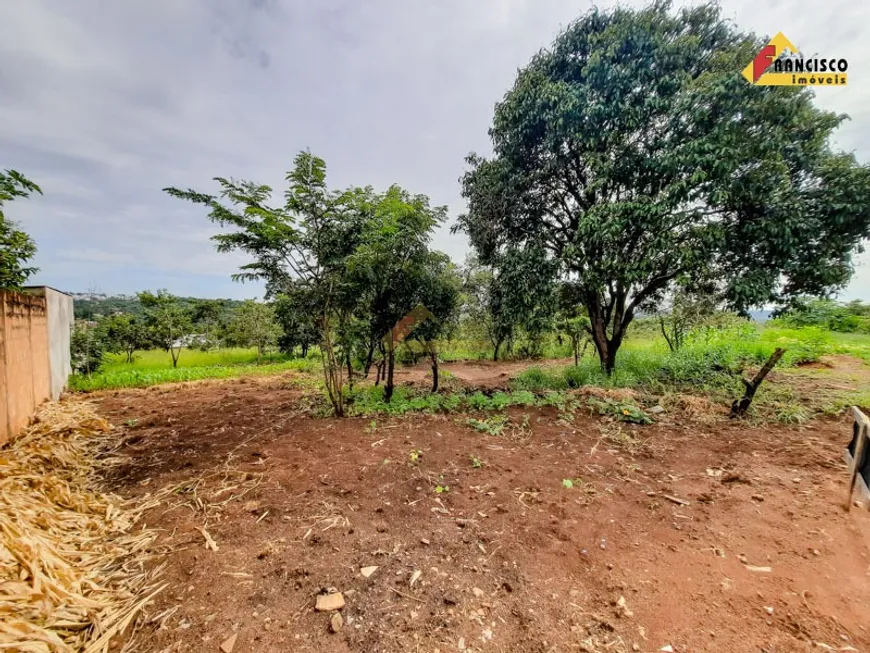 Foto 1 de Lote/Terreno à venda, 300m² em Santo Andre, Divinópolis