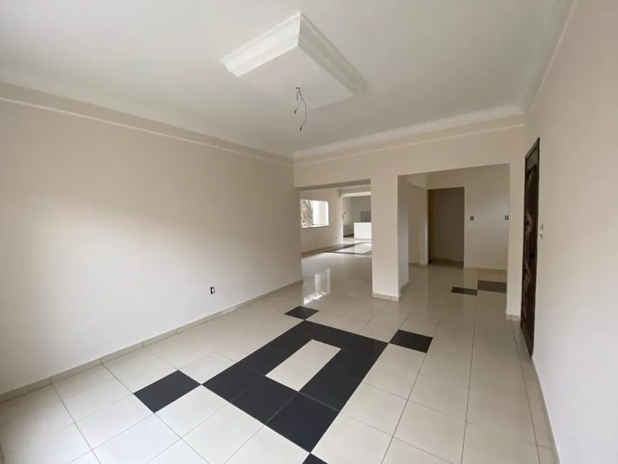 Foto 1 de Casa com 4 Quartos à venda, 327m² em Jardim Mercedes, São Carlos