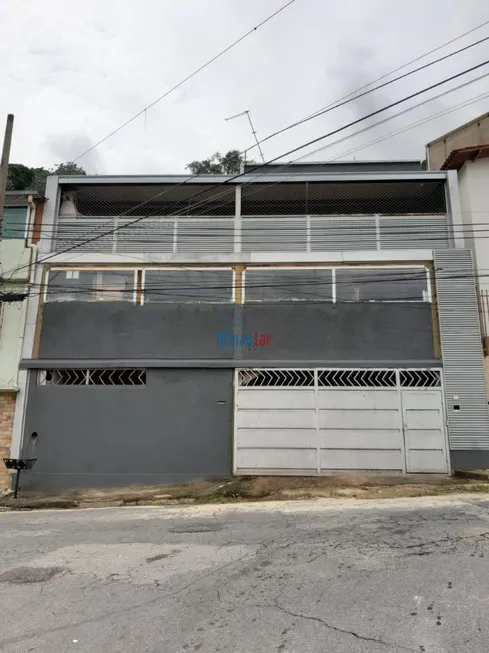 Foto 1 de Casa com 4 Quartos à venda, 263m² em Santa Efigênia, Belo Horizonte