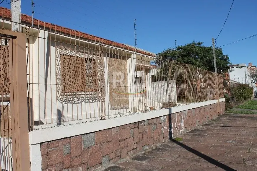 Foto 1 de Casa com 4 Quartos à venda, 219m² em Cristal, Porto Alegre