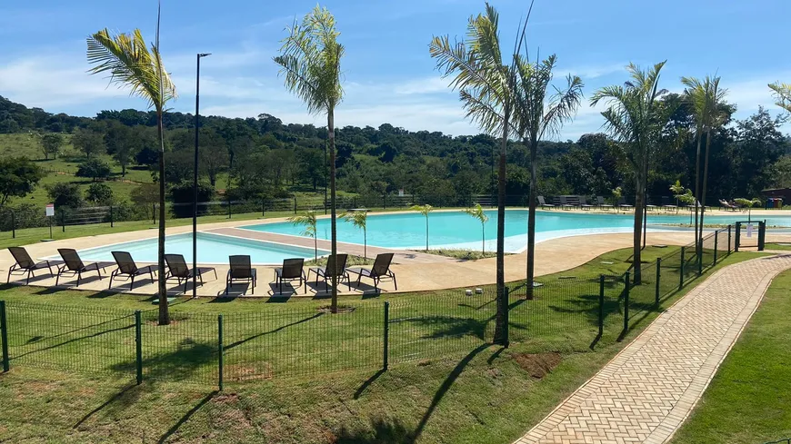 Foto 1 de Lote/Terreno à venda, 301m² em Conjunto Habitacional Jardim Sabiá, Senador Canedo