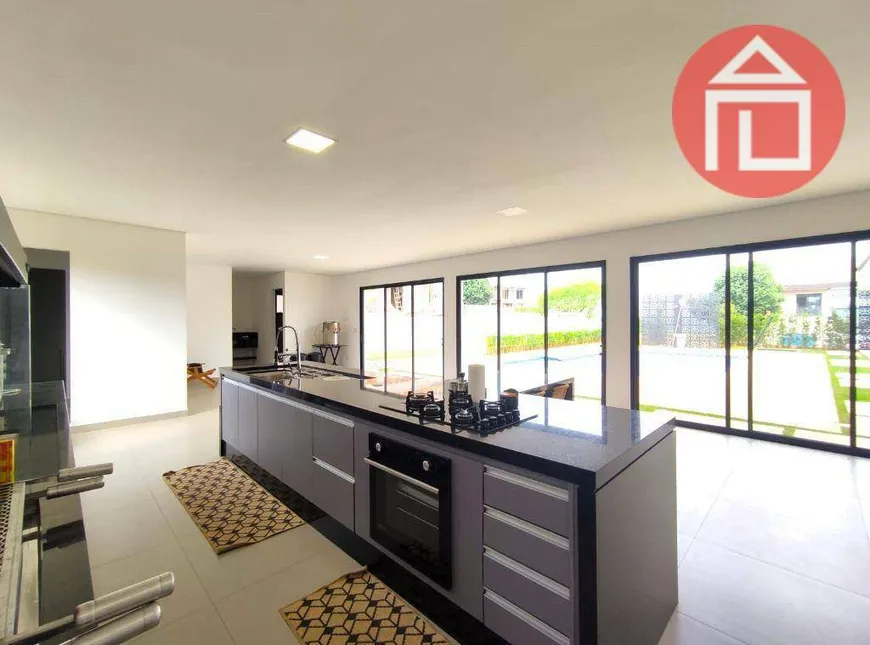 Foto 1 de Casa de Condomínio com 4 Quartos à venda, 330m² em Centro, Piracaia