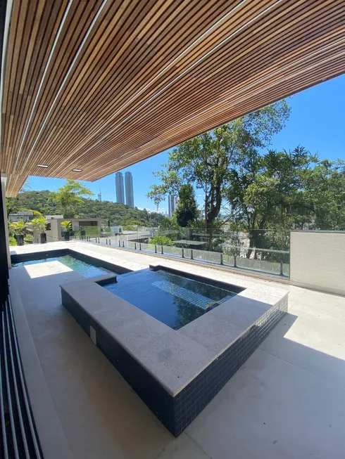 Foto 1 de Casa de Condomínio com 4 Quartos à venda, 432m² em Barra, Balneário Camboriú