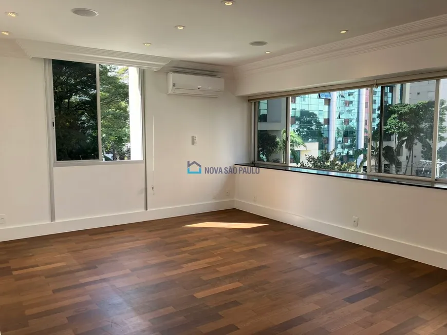 Foto 1 de Apartamento com 3 Quartos à venda, 226m² em Jardim Paulista, São Paulo