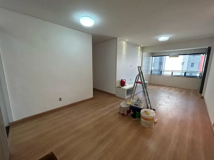 Foto 1 de Apartamento com 3 Quartos para alugar, 80m² em Boa Viagem, Recife