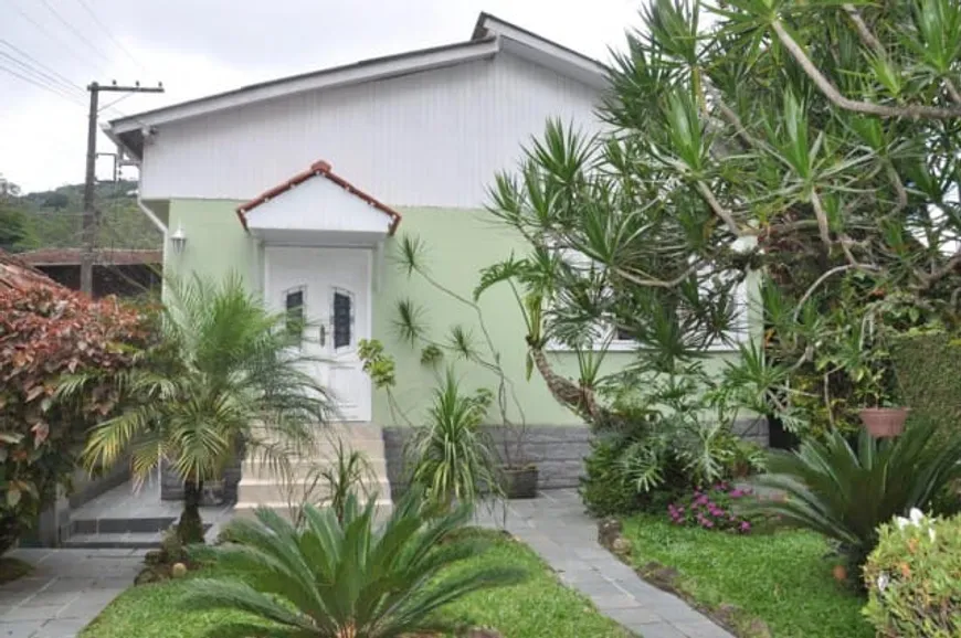 Foto 1 de Casa com 3 Quartos à venda, 220m² em Duarte Silveira, Petrópolis