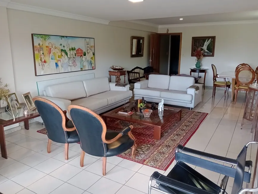 Foto 1 de Apartamento com 4 Quartos à venda, 194m² em Monteiro, Recife