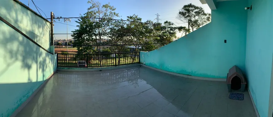 Foto 1 de Sobrado com 3 Quartos à venda, 186m² em Parque Marajoara, Santo André