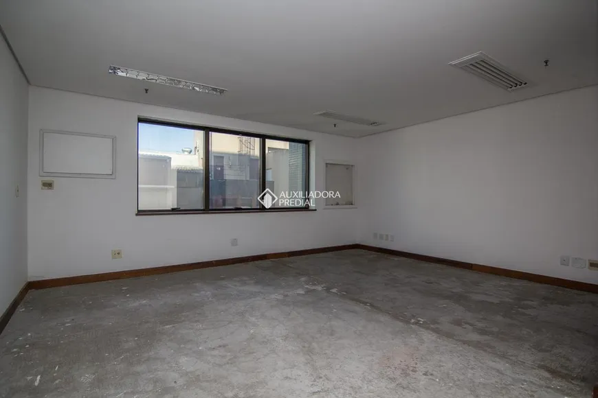 Foto 1 de Sala Comercial para alugar, 37m² em Moinhos de Vento, Porto Alegre